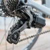Le changement de vitesse automatique arrive sur le vélo : le dérailleur a-t-il encore un avenir ?