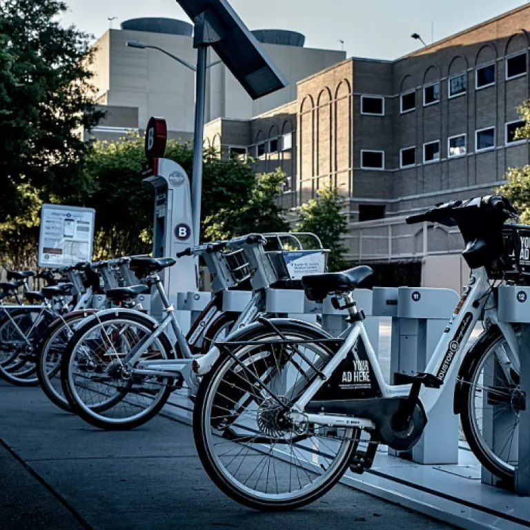 Comment bien choisir son vélo électrique : conseils pratiques pour un achat réussi