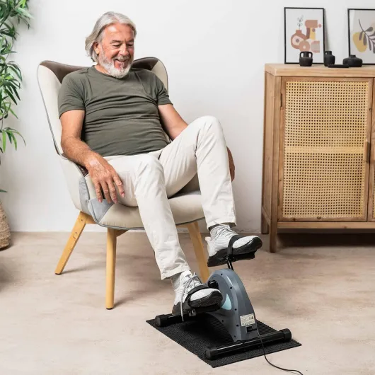 Velora Pédalier Électrique Assisté Bras et Jambes Premium Mini Vélo d'Appartement Motorisé avec 12 Vitesses, 5 Programmes, Pédalage Bidirectionnel, Écran LCD, Tapis Antidérapant, Télécommande