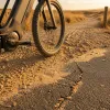 Gravel électrique : le VAE qui efface la frontière entre route et chemins